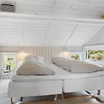 Allida - 800m From The Sea By Interhome