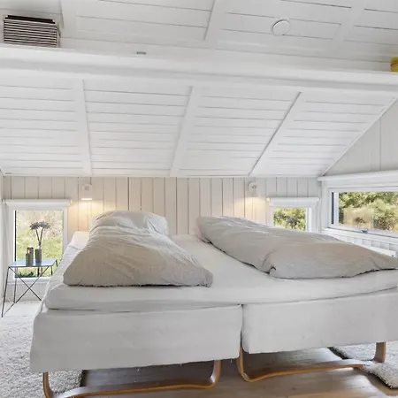 Allida - 800m From The Sea By Interhome