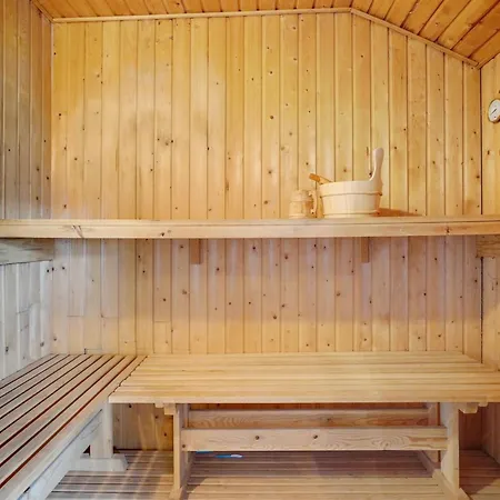 Allida - 800m From The Sea By Interhome